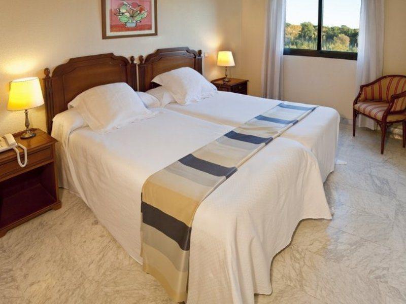 Aparthotel Convencion-Barajas Madrid Room photo