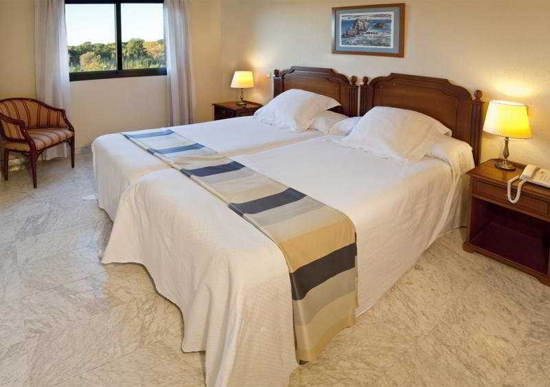 Aparthotel Convencion-Barajas Madrid Room photo